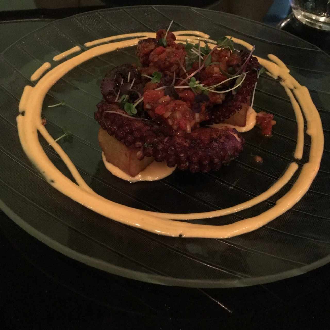 pulpo a la Brasa con papas confitadas 