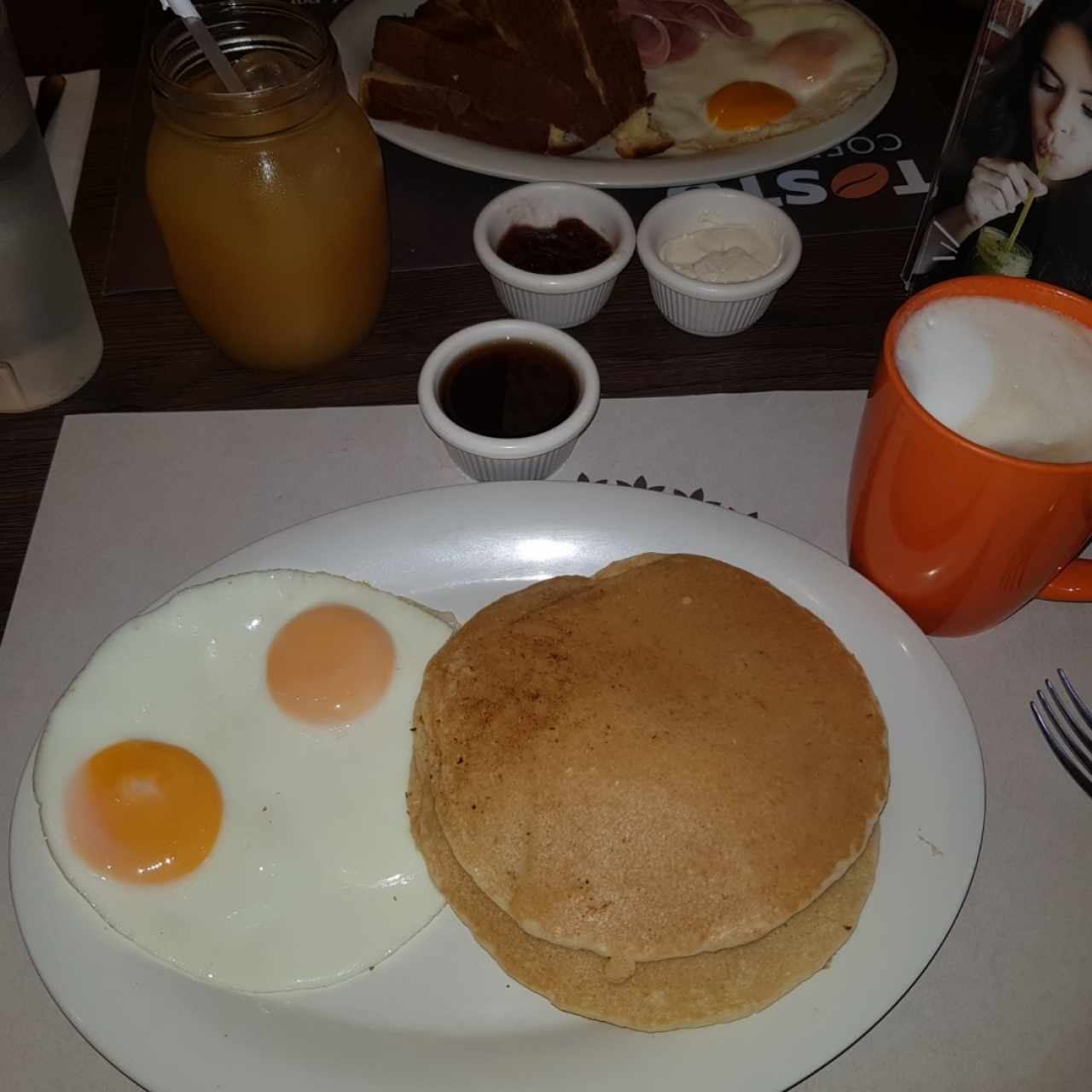 huevos con pankakes