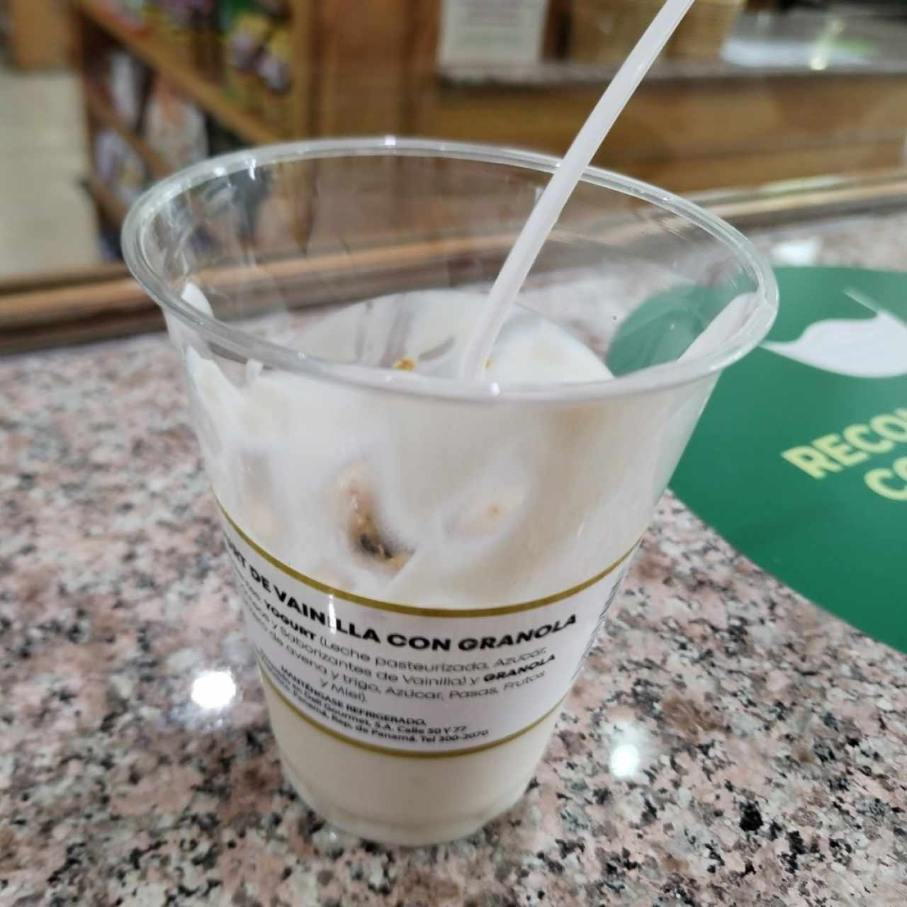 Yogurt Vainilla con granola 