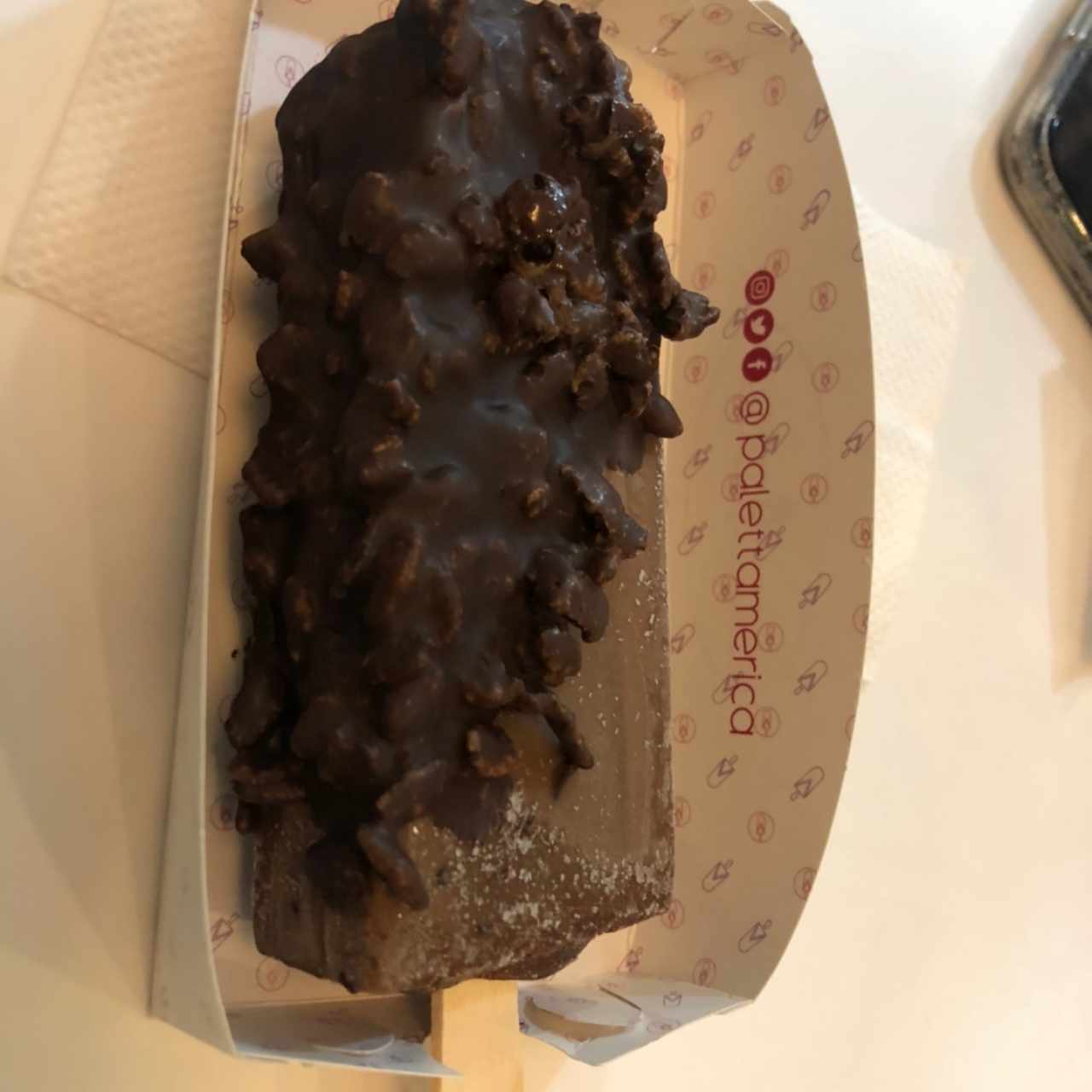 paletta de chocolate con dip de chocolate crunch