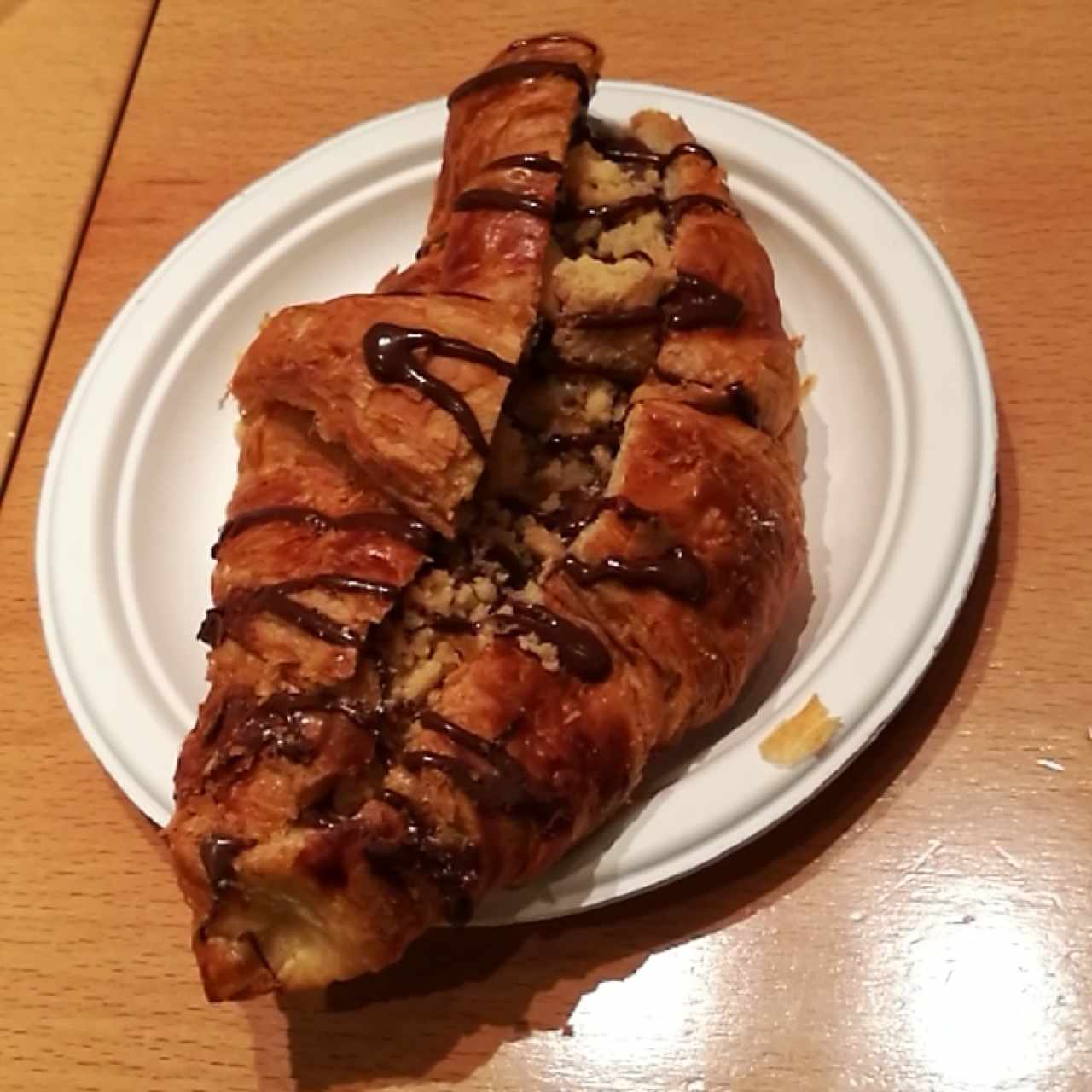 croissant de nutella, banana y galletas