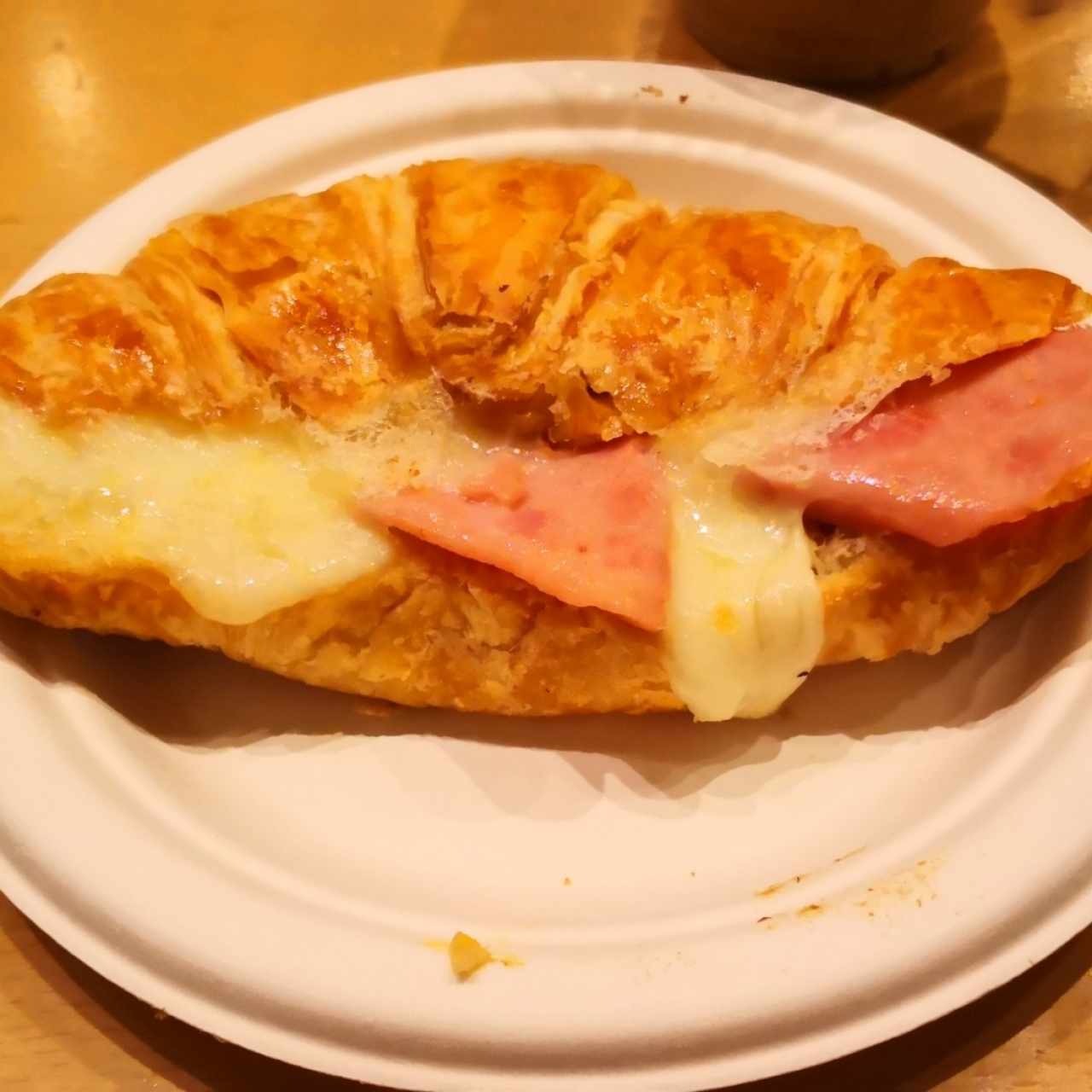 croissant jamón y queso 