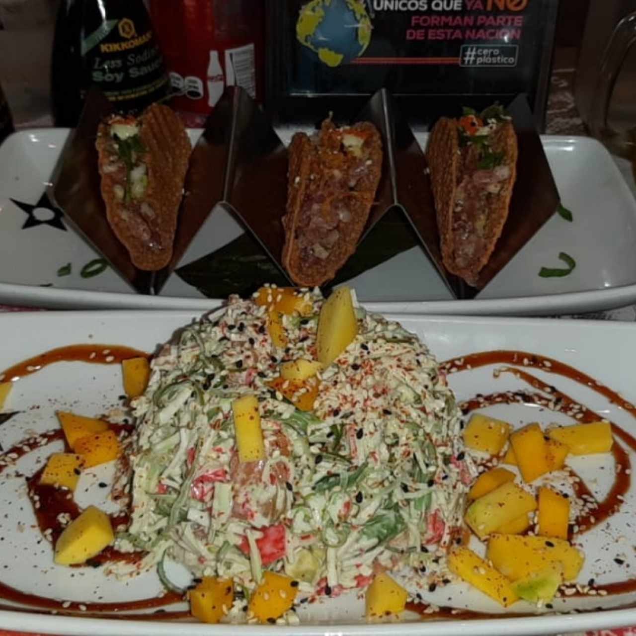 taquitos y ensalada de cangrejo