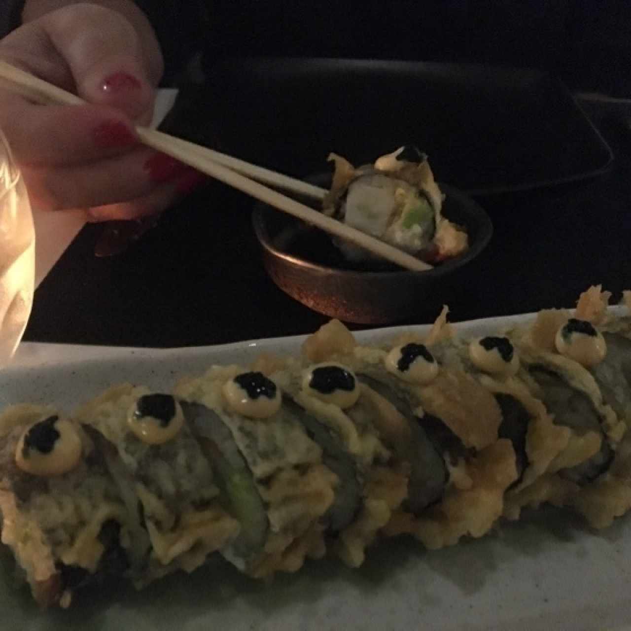 rollo tempura con caviar 