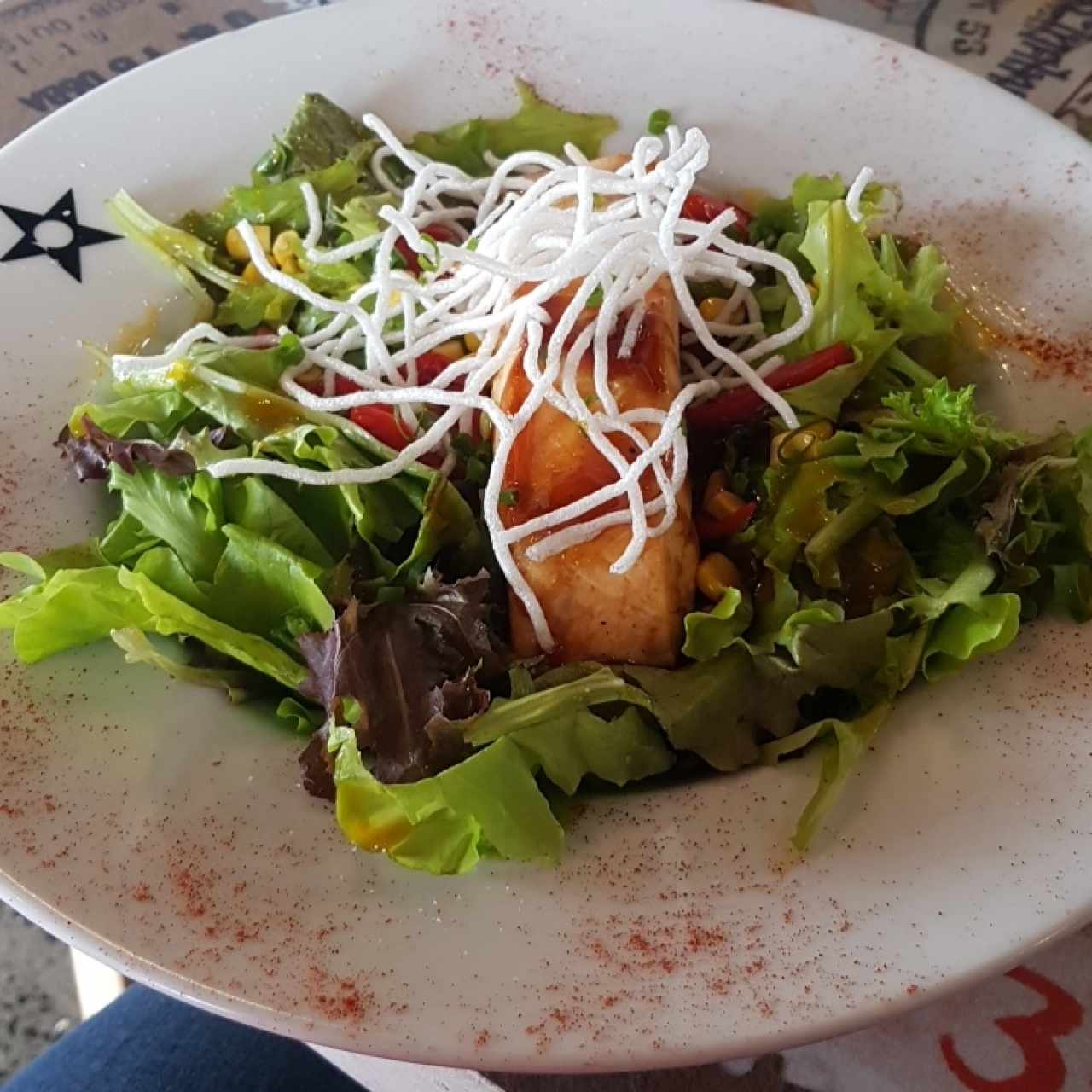 Ensalada daidai de salmón