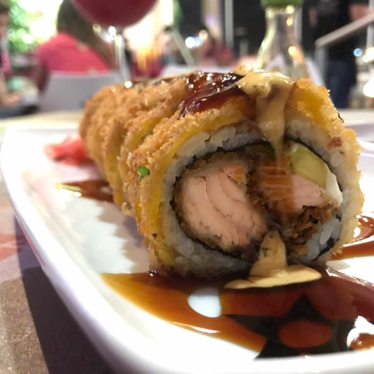 rollo de sushi de salmon