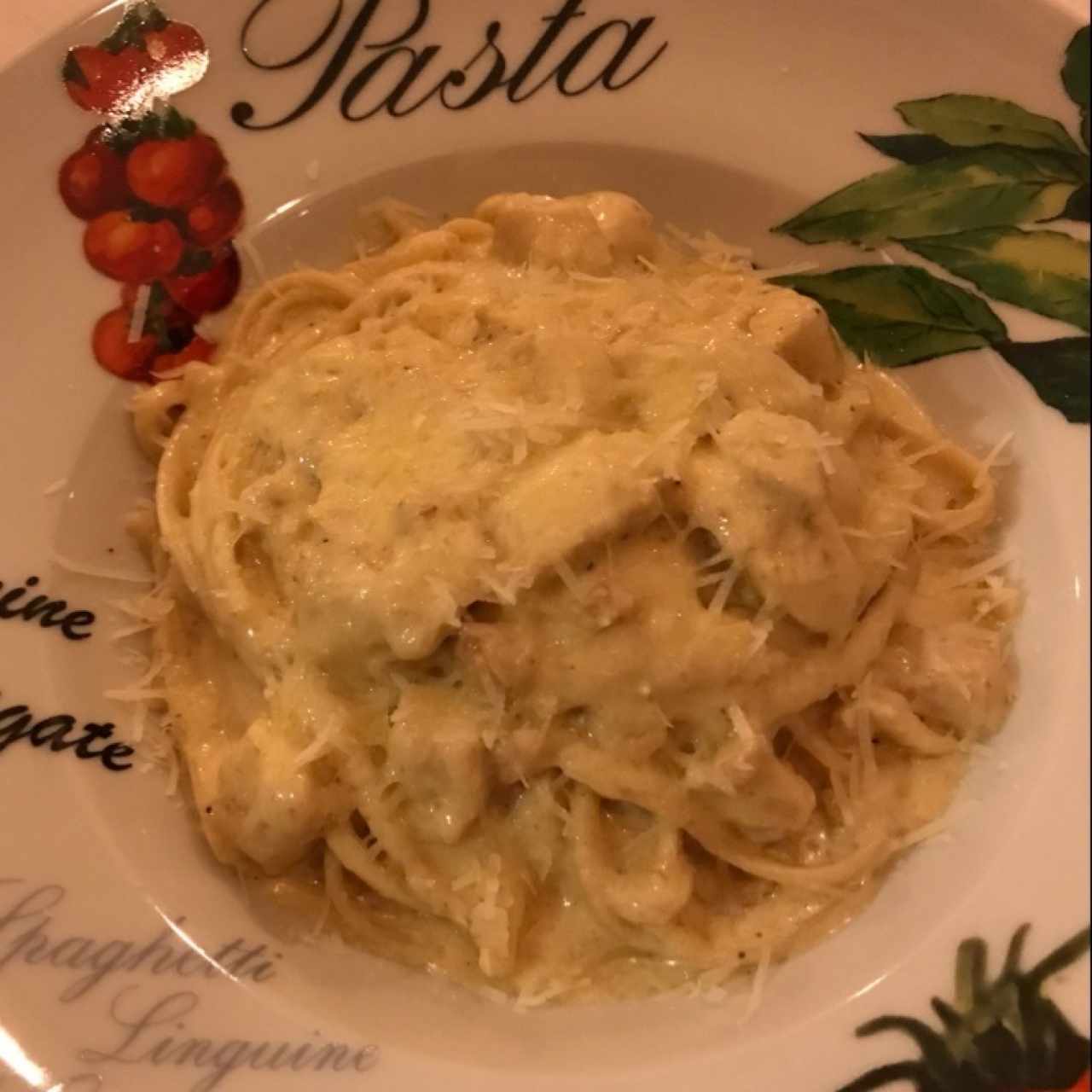 Linguini Alfredo con Pollo