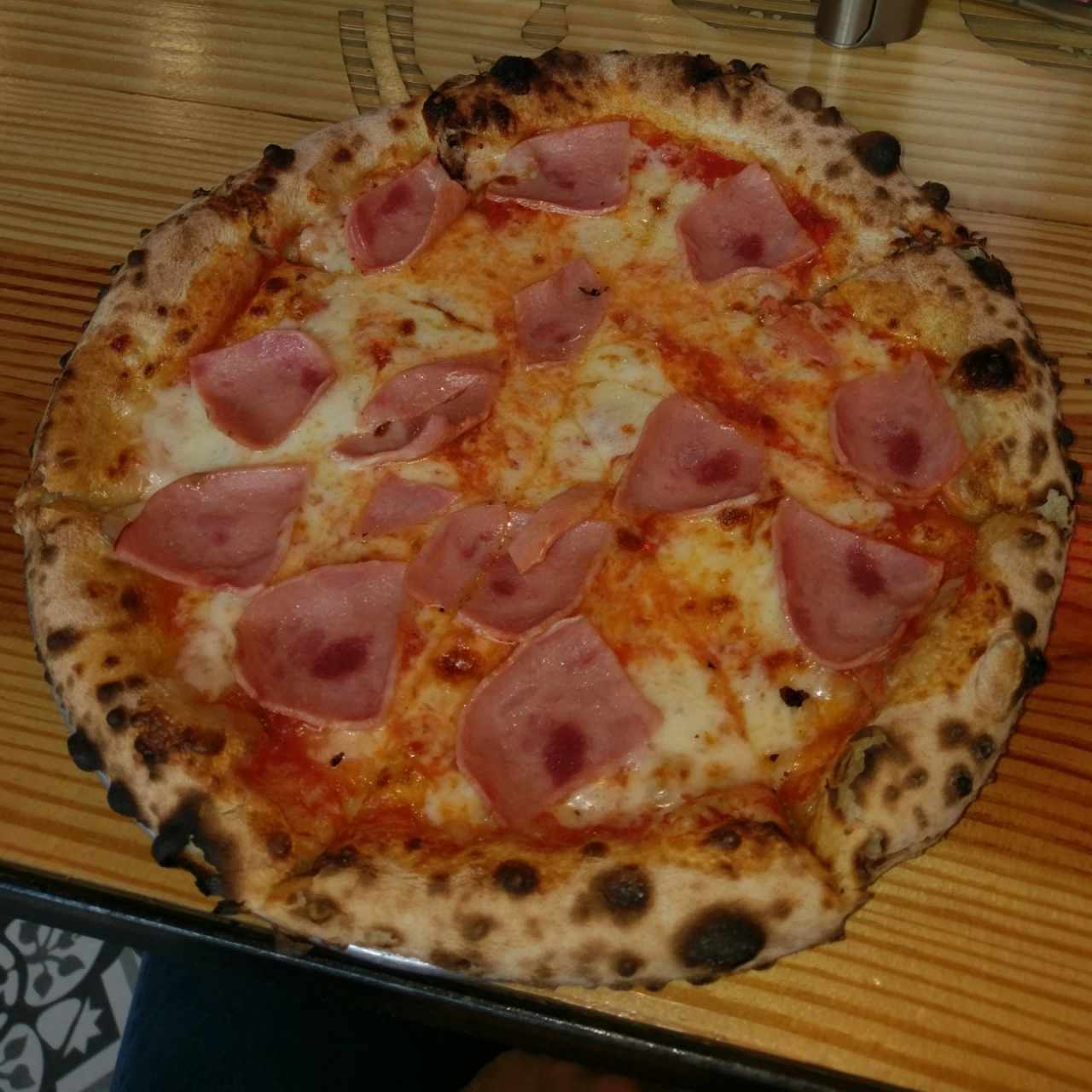 Pizza de Jamón y queso Mozzarela 