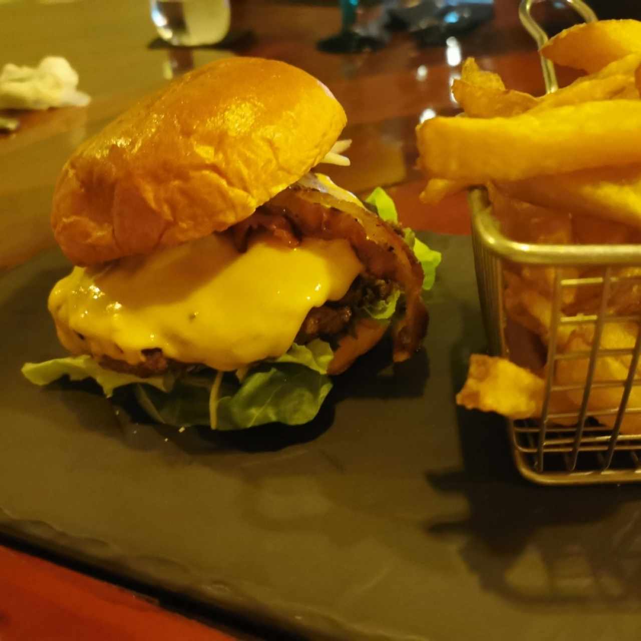 5inco Burger 3.0 + Side