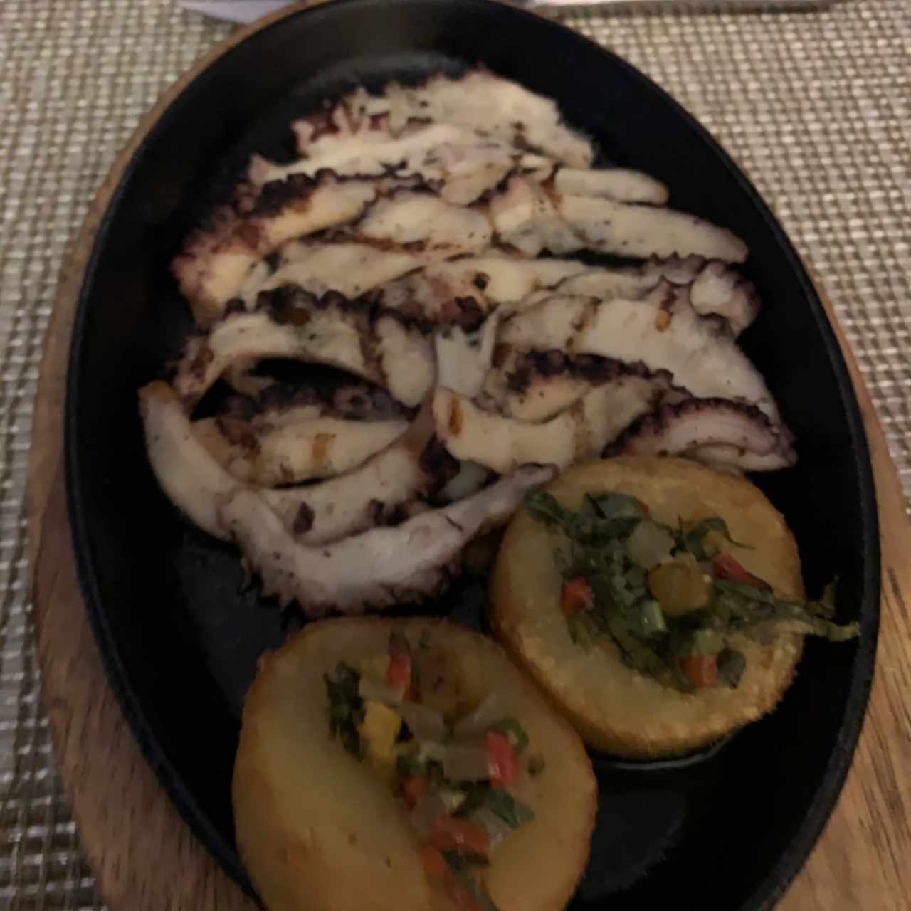 Mediterráneo - PULPO AL CARBÓN