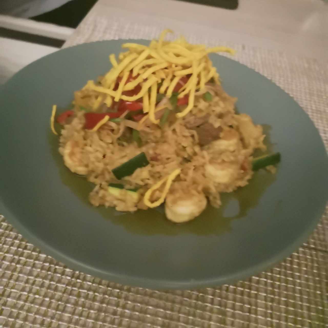 ARROZ CON LOMO Y LANGOSTINOS AL CURRY