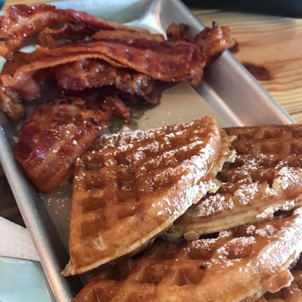 Waffles con bacon