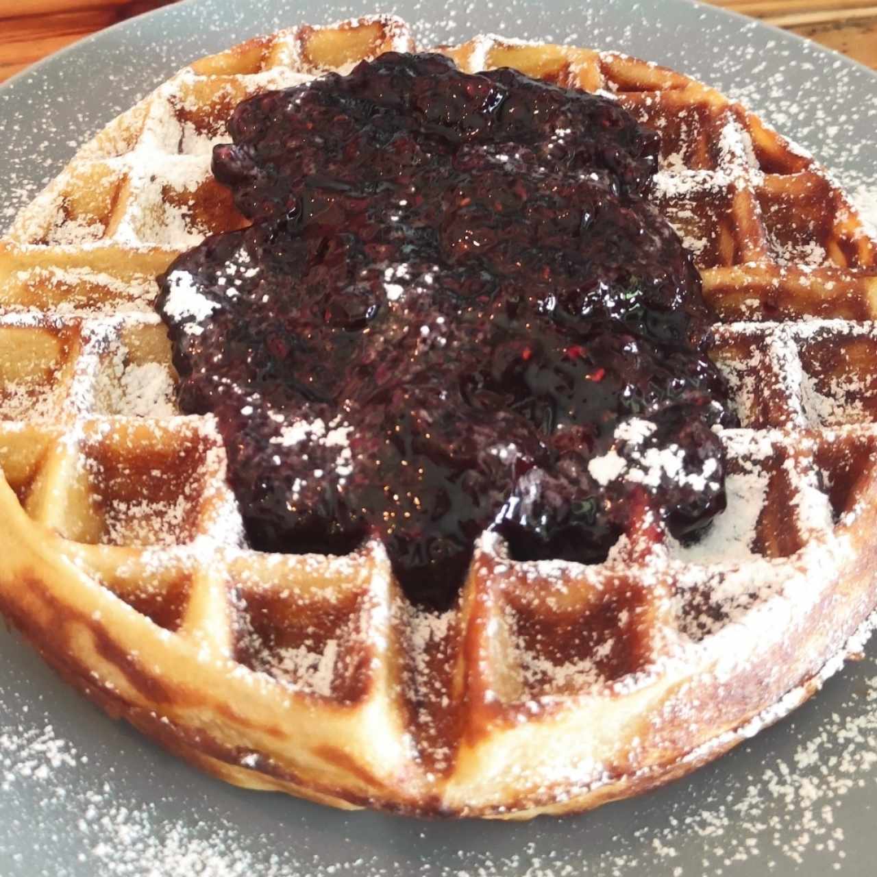 WAffles CON BLUEBERRIES