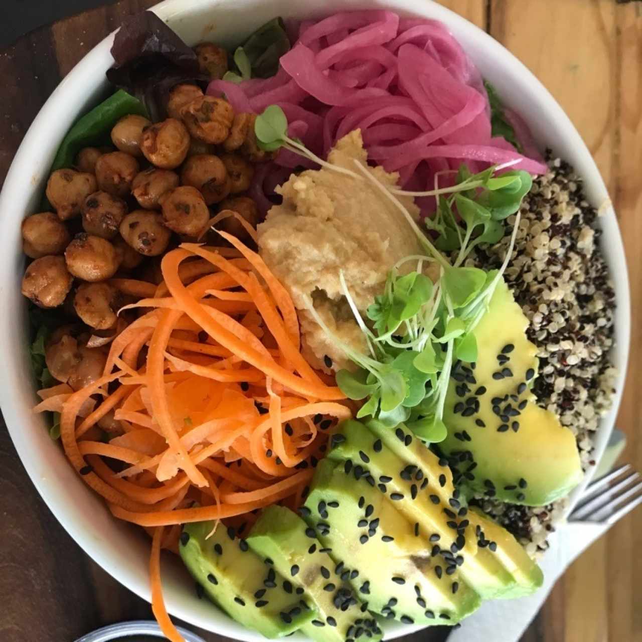 Quinoa vegan bowl 