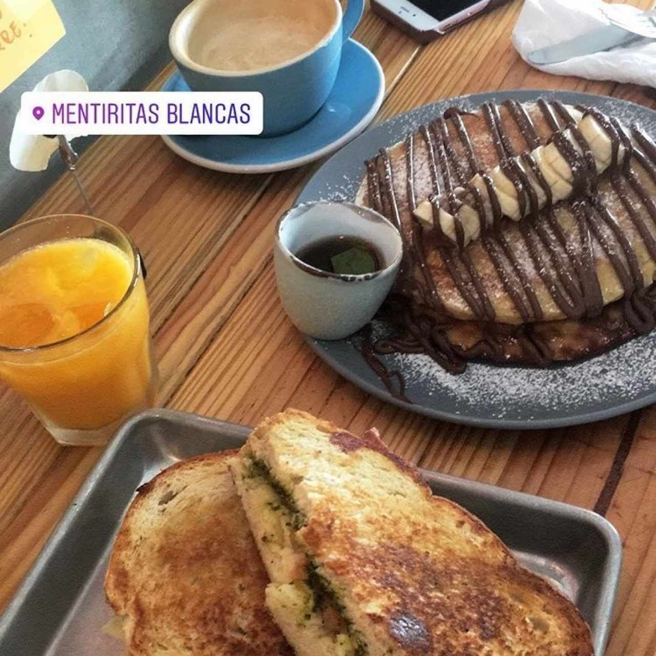 Emparedado + pancakes 