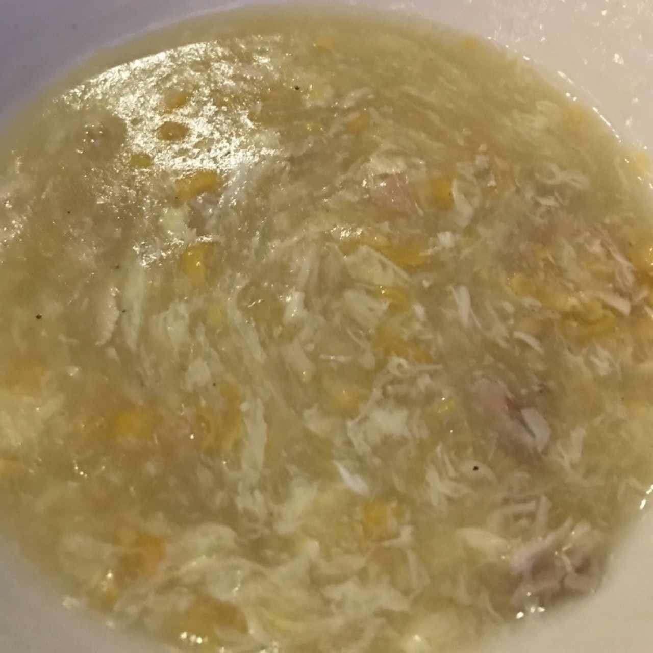 Sopa de maiz con pollo