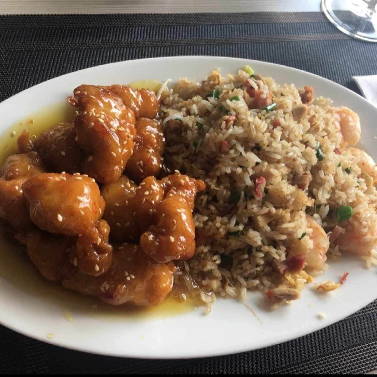 Pollo a la Miel con Ajonjoli con Arroz Frito - Lunch Special