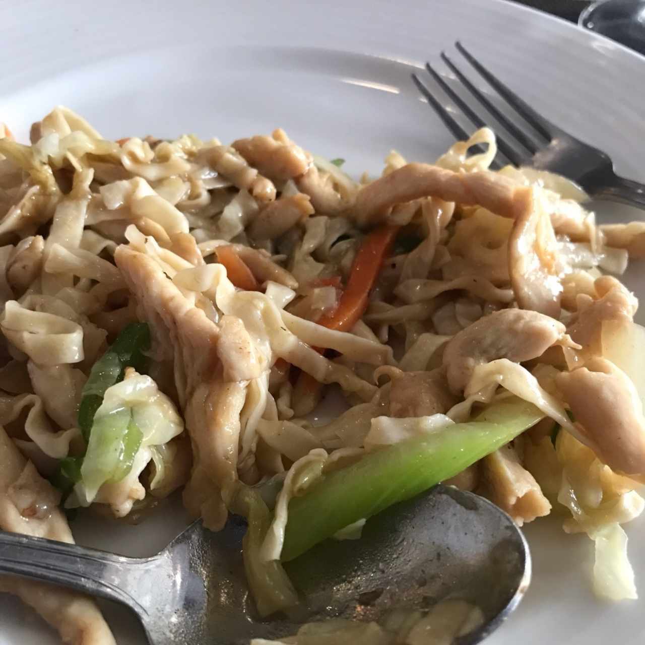 lo mein de pollo