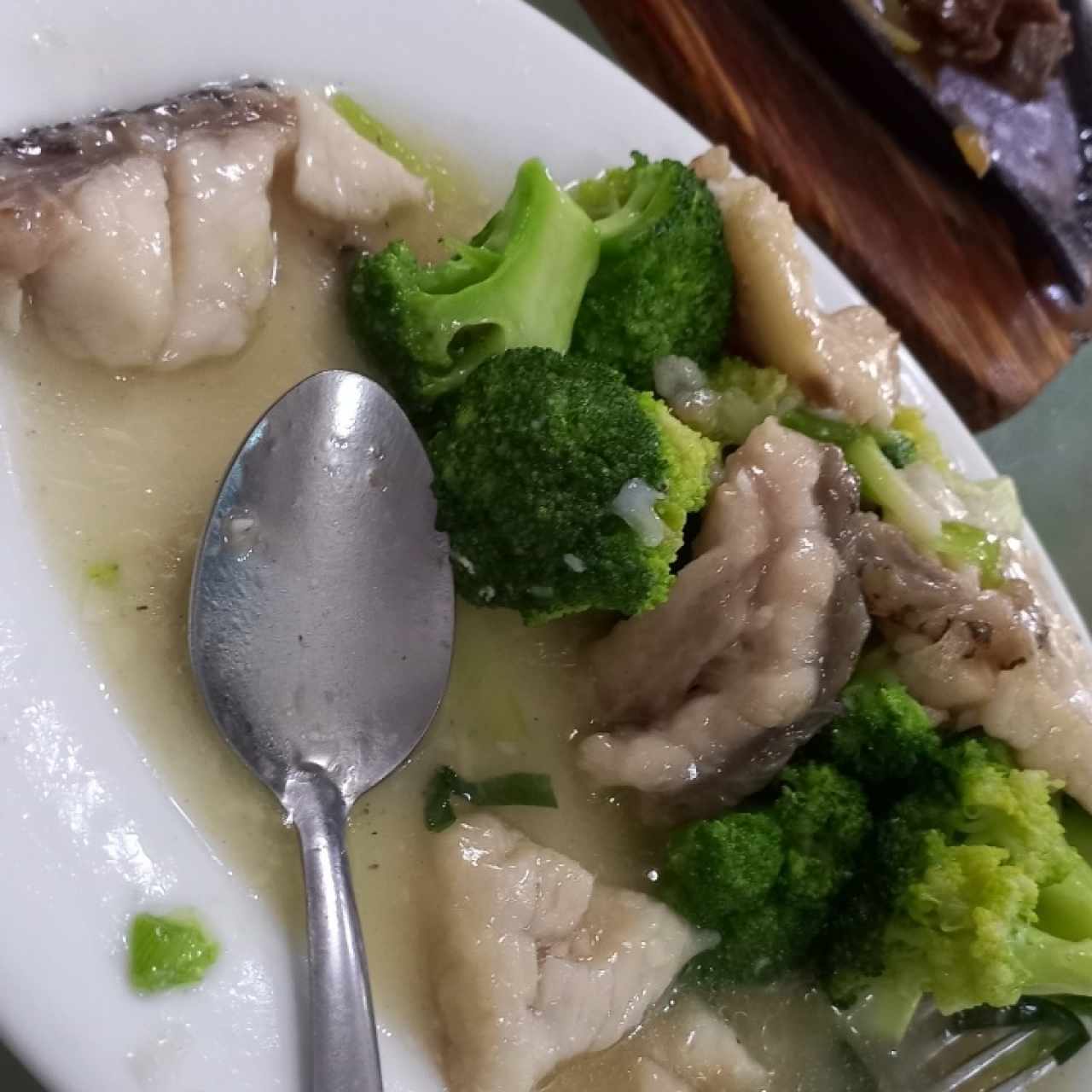filete de pescado con brocoli