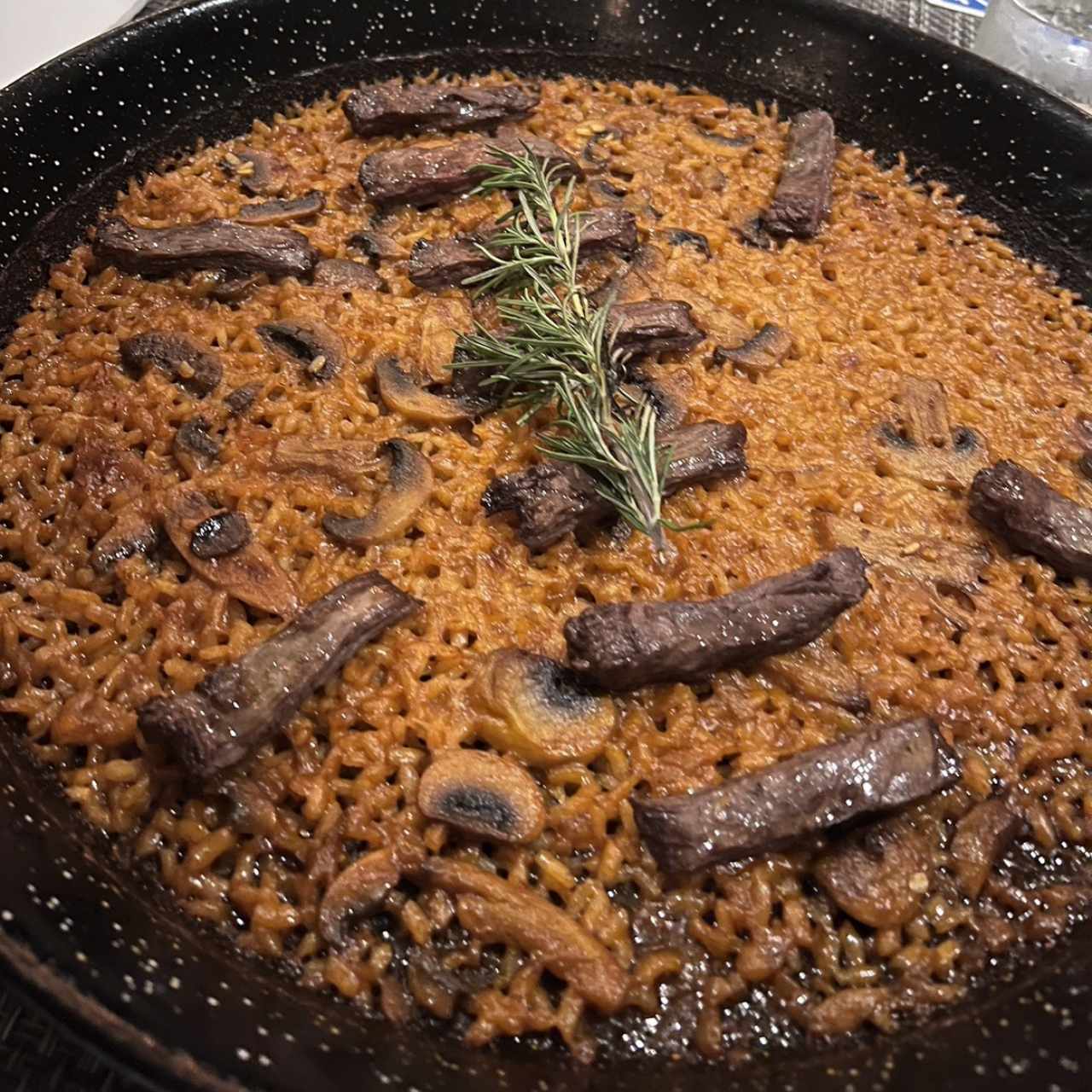 Paella con entrañas 