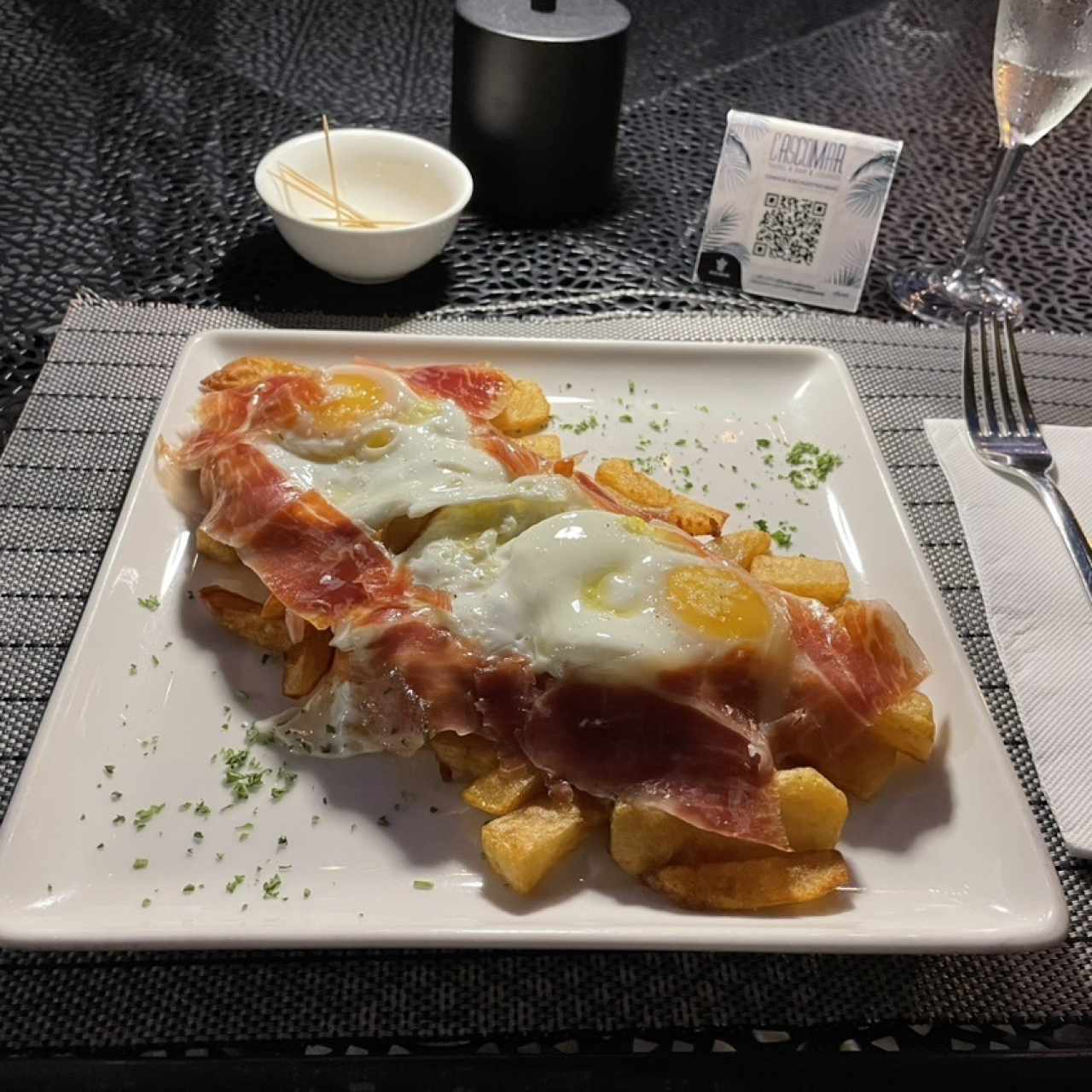 Huevos Rotos con Jamón Ibérico