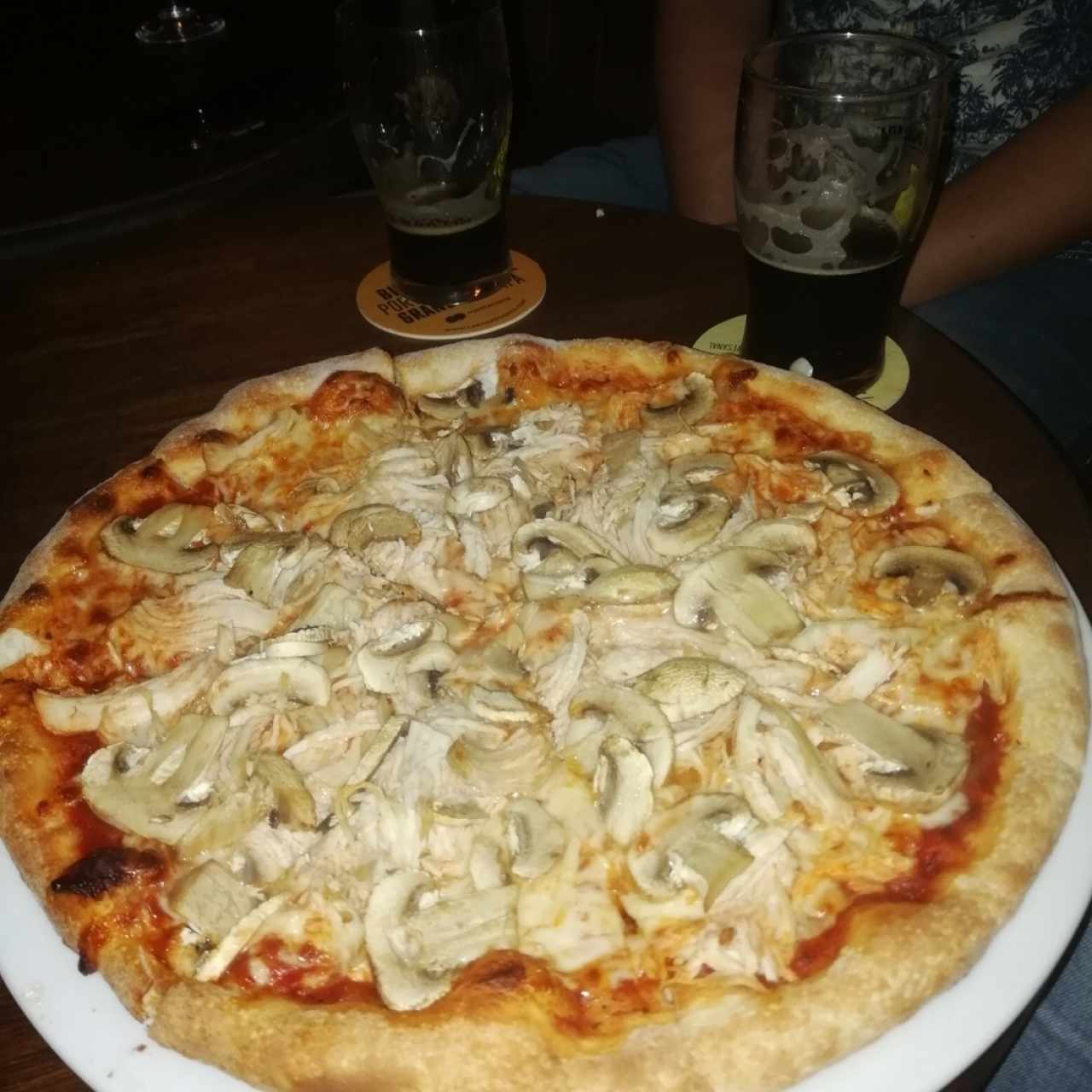 Pizza de Pollo con champiñones