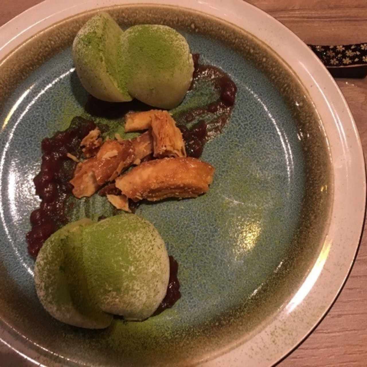 Helado de mochi de té verde