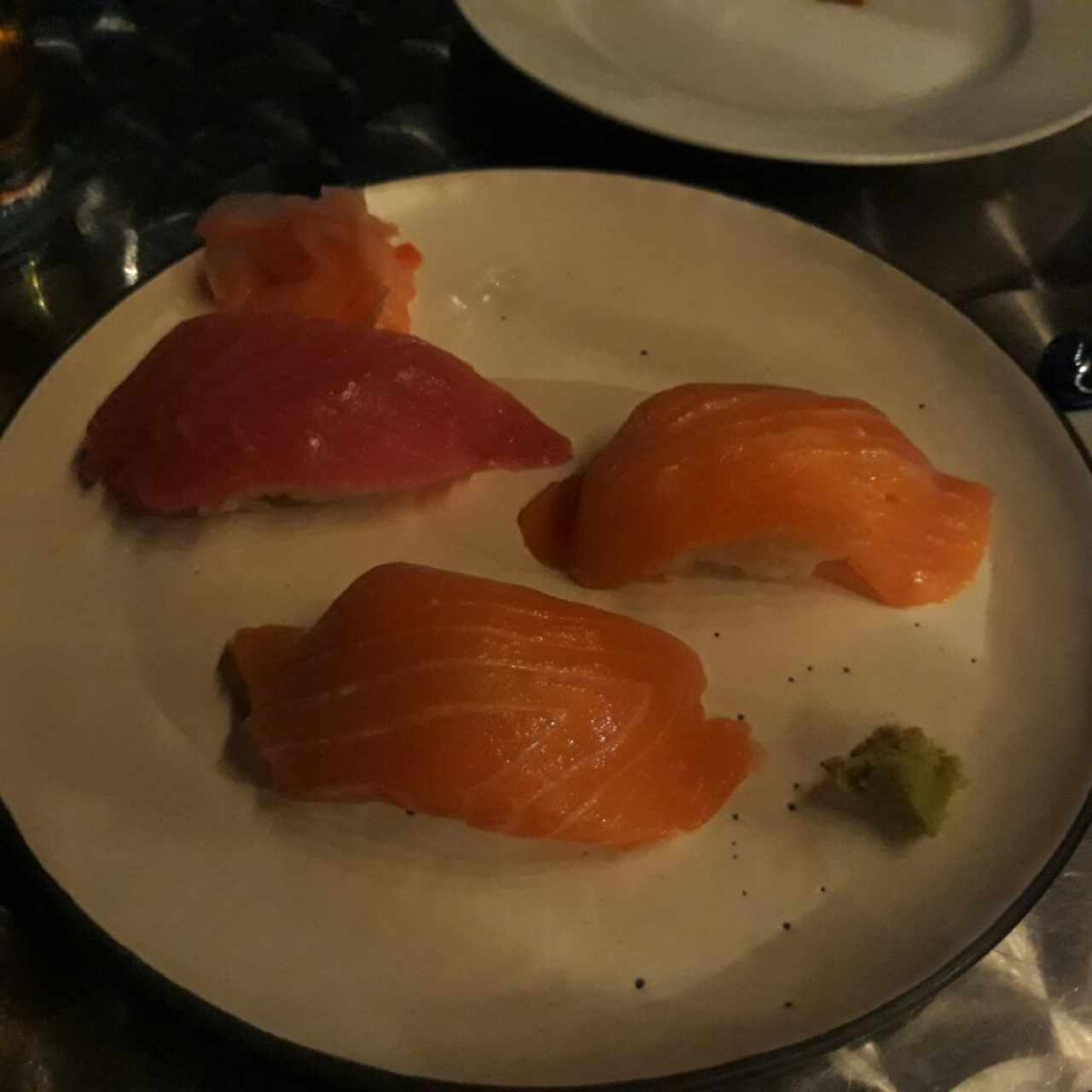 Sushi de salmón y atún 