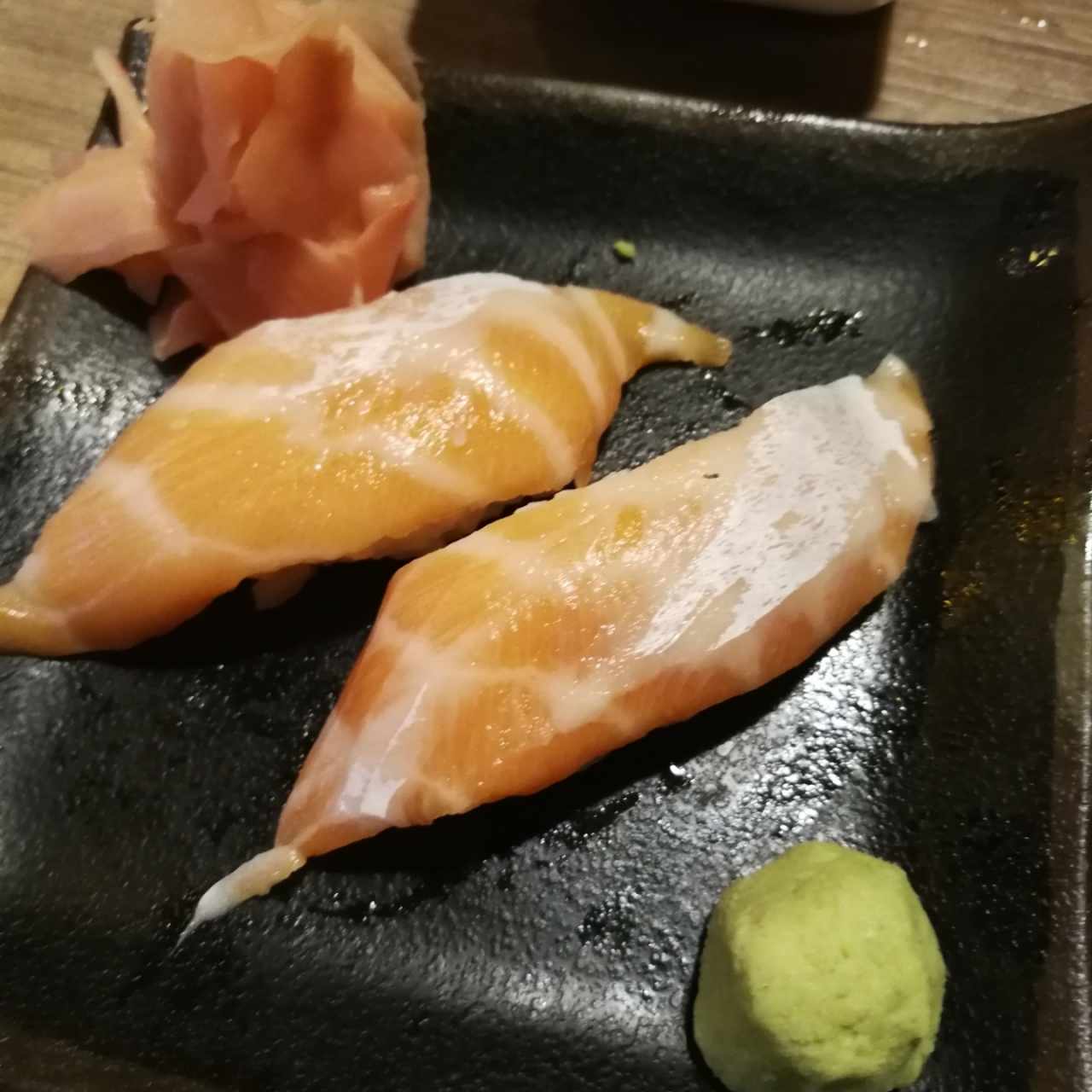 sushi de salmón