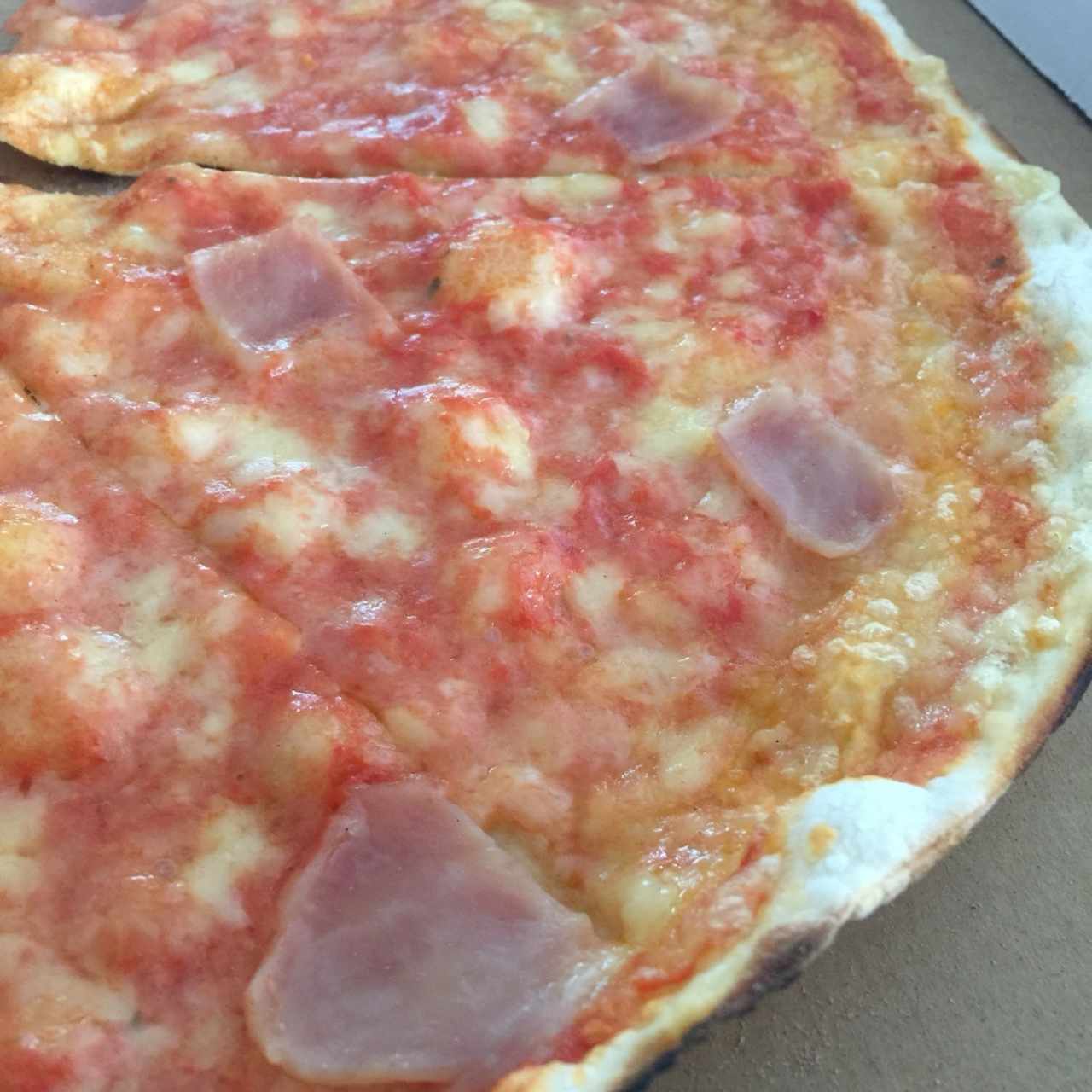 pizza margarita con “prosciutto”