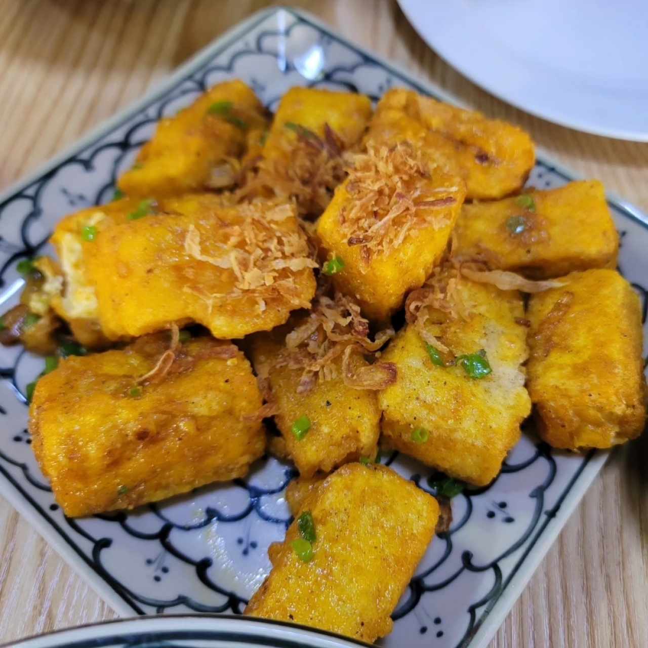 Tofu Frito en Salsa de Huevo Salado