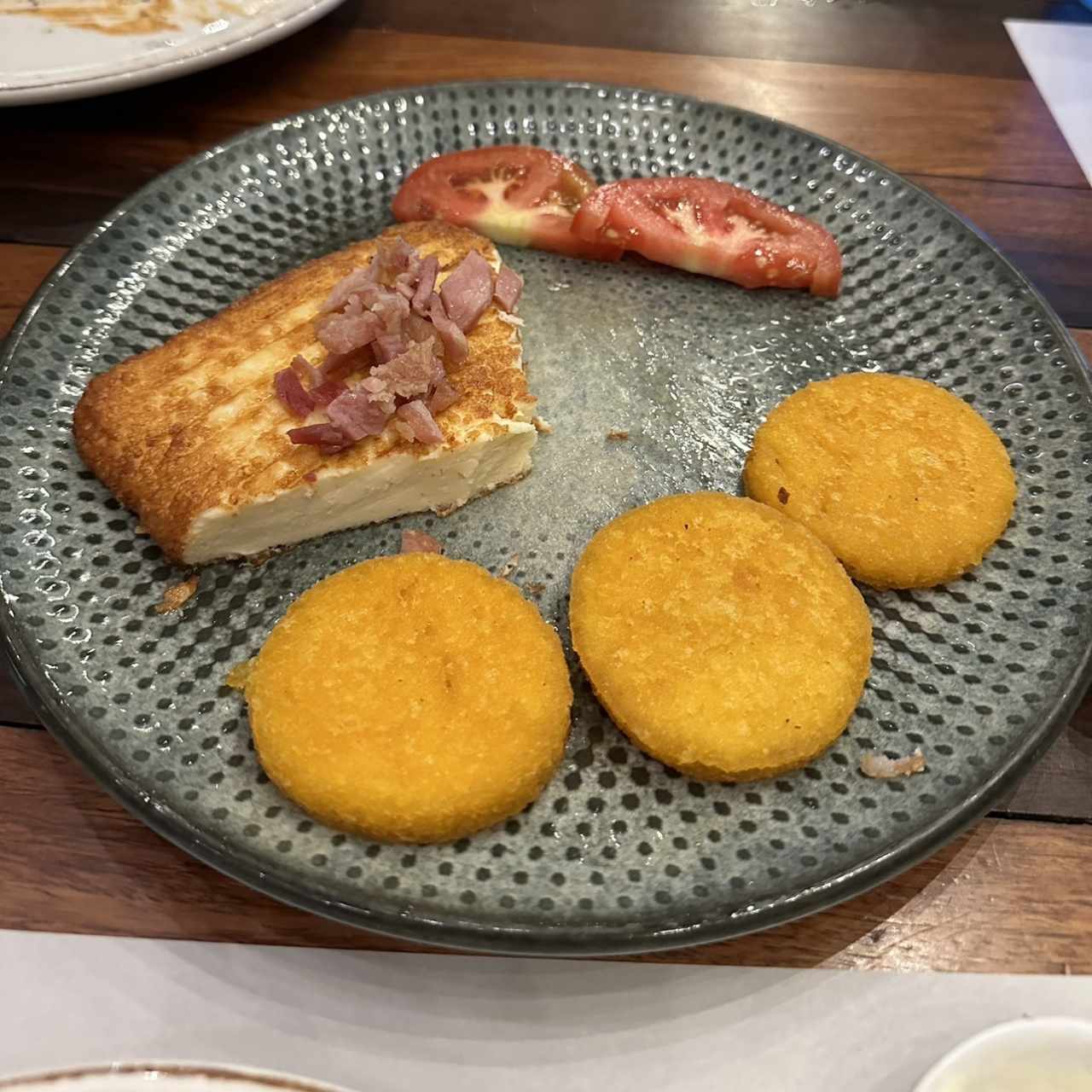 Queso Fundido con tortillaa