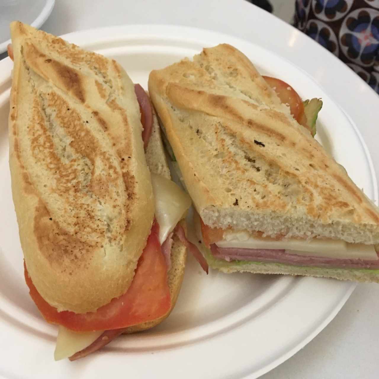 sandwich de pavo ahumado