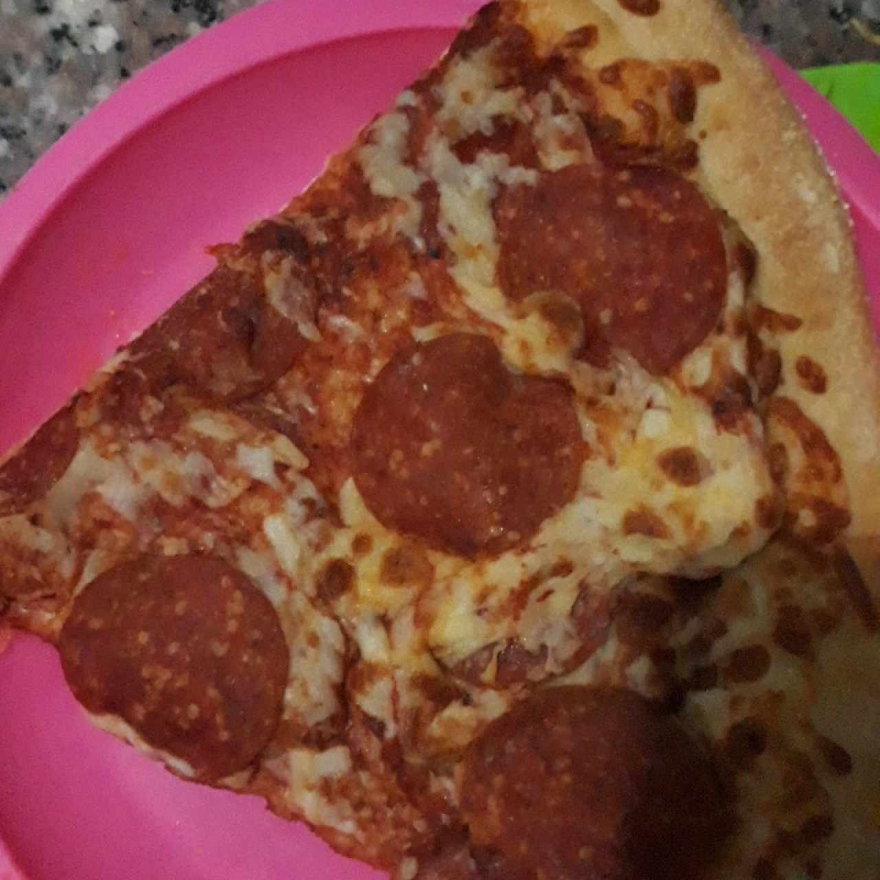 peperoni pizza super slice 
