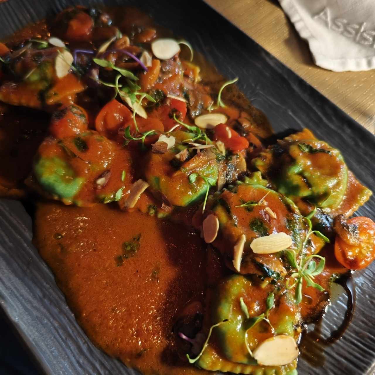 Raviolis de Ricotta, Champiñones Confitados y Espinaca