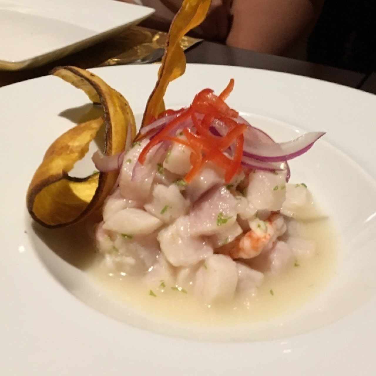 Ceviche de pez blanco y camarones