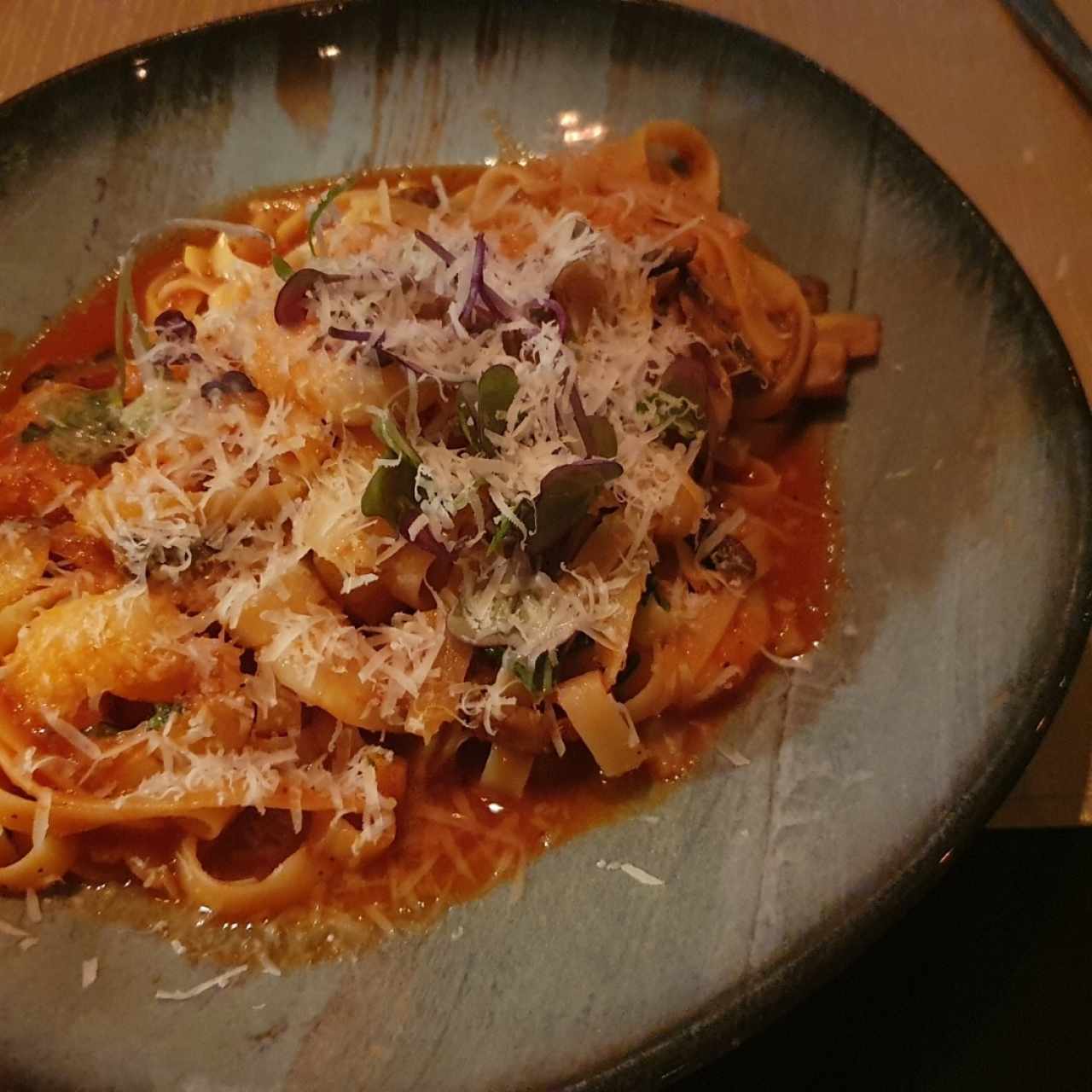 Pasta con Camarones e Funghi