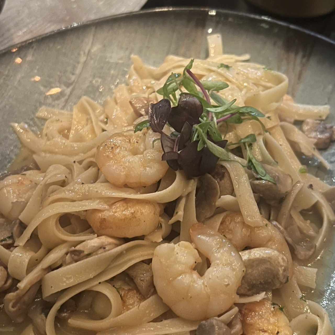 Pasta con Camarones e Funghi