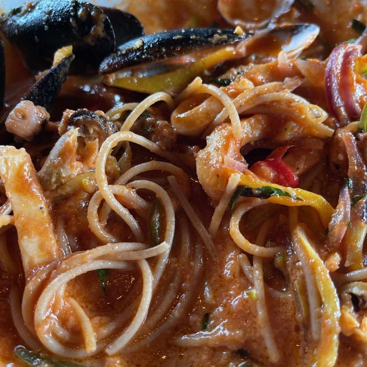 pasta integral con mariscos