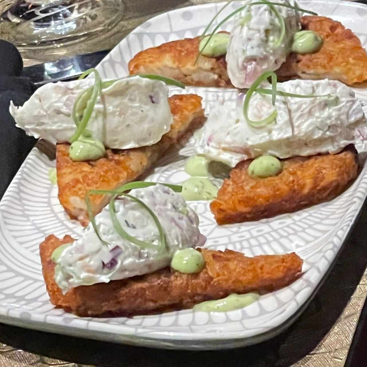 Montadito crispy de salmon