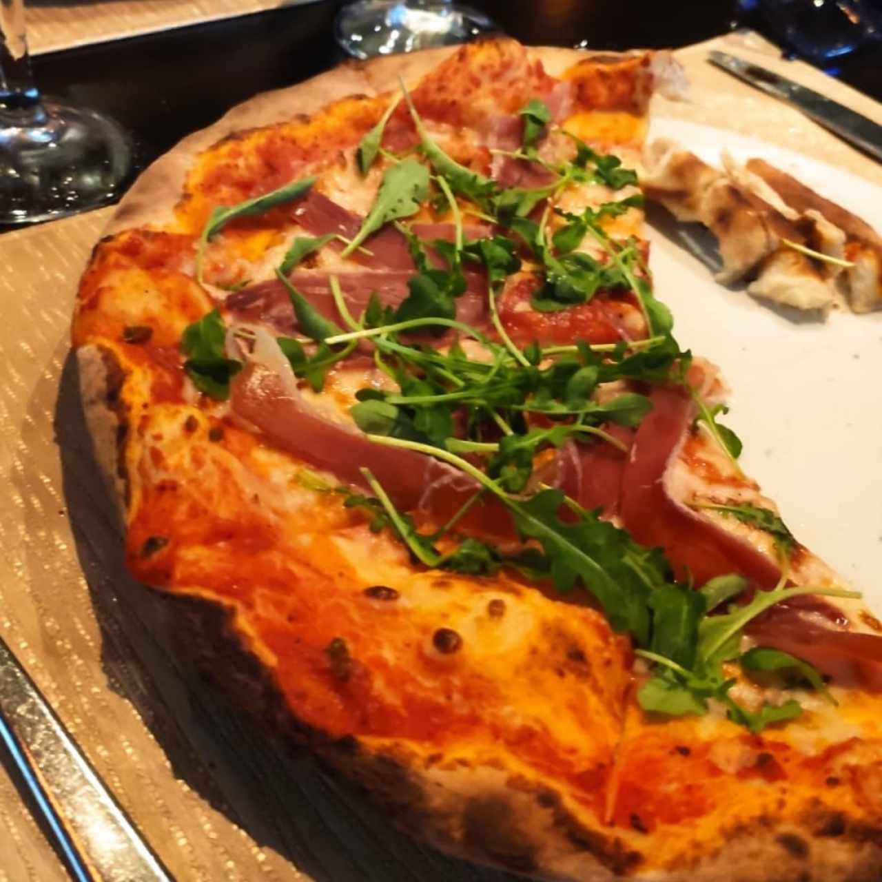 Pizza de Prosciutto E Rúgula