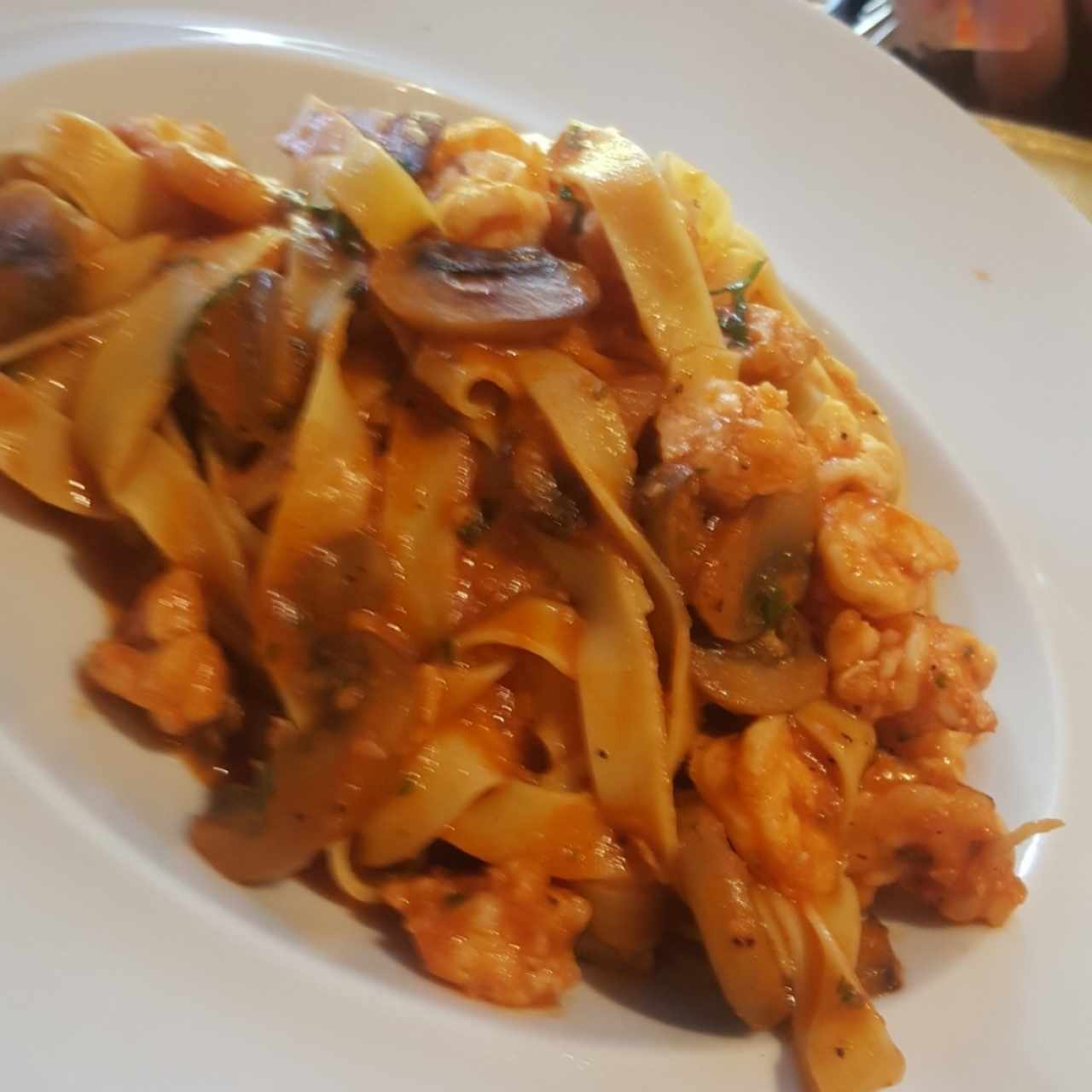 Pasta con Camarones e Fungui