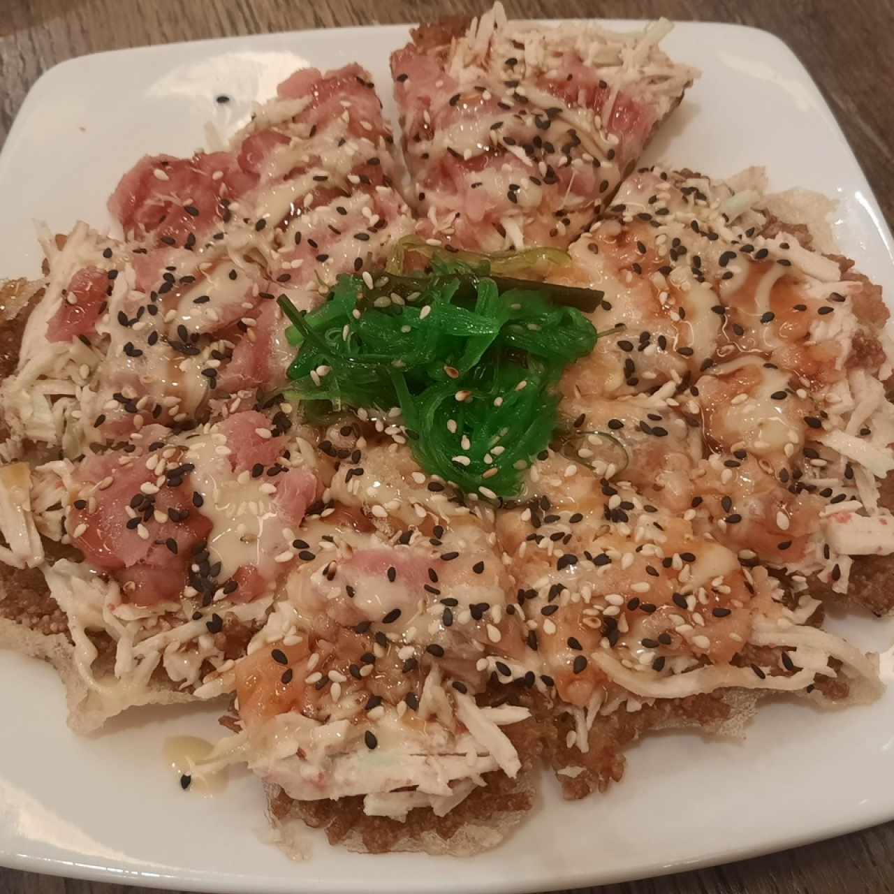 Entradas Calientes - Pizza Tataki salmón