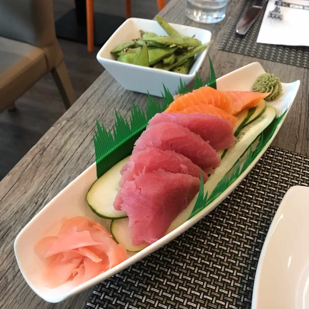 Sashimi de atun y salmon (8 piezas)