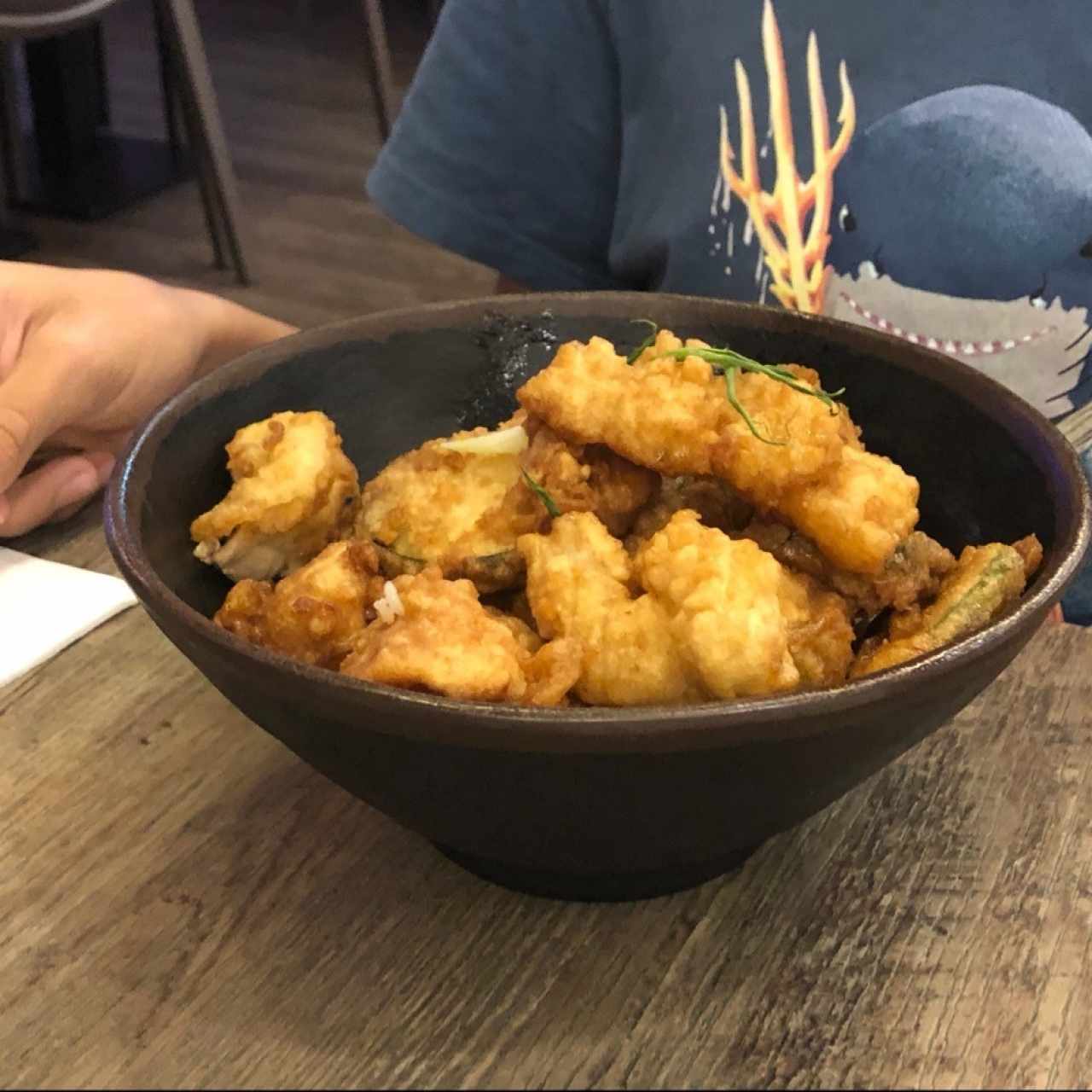 tempura de mariscos y vegetales 