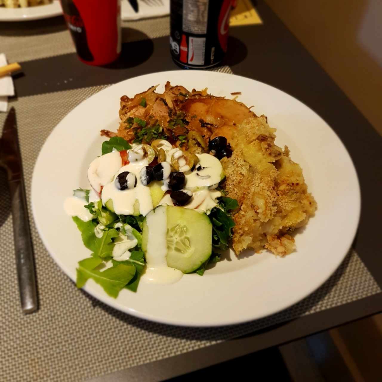 Lomo de Cerdo + Puré de Papas Rústico + Ensalada de Vegetales con Salsa Blue Cheese
