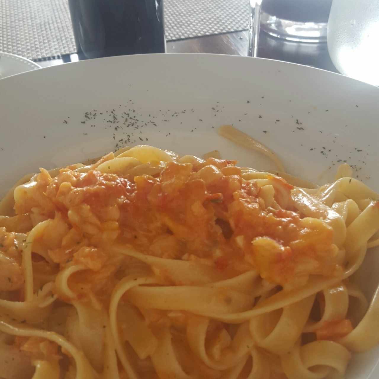 Linguini con salmón