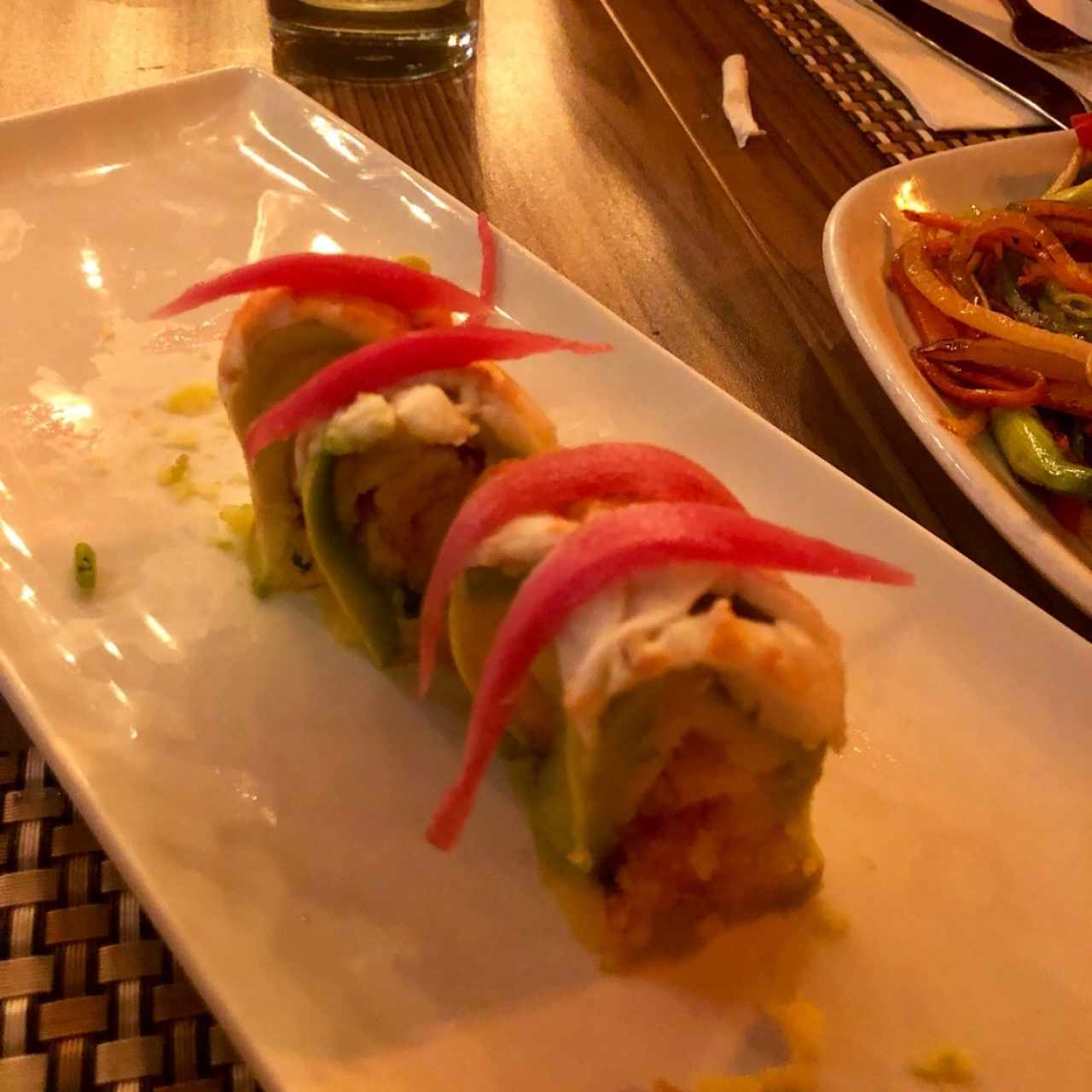 Causa, era un roll de 10. No aguantamos y lo comimos antes de la foto.
