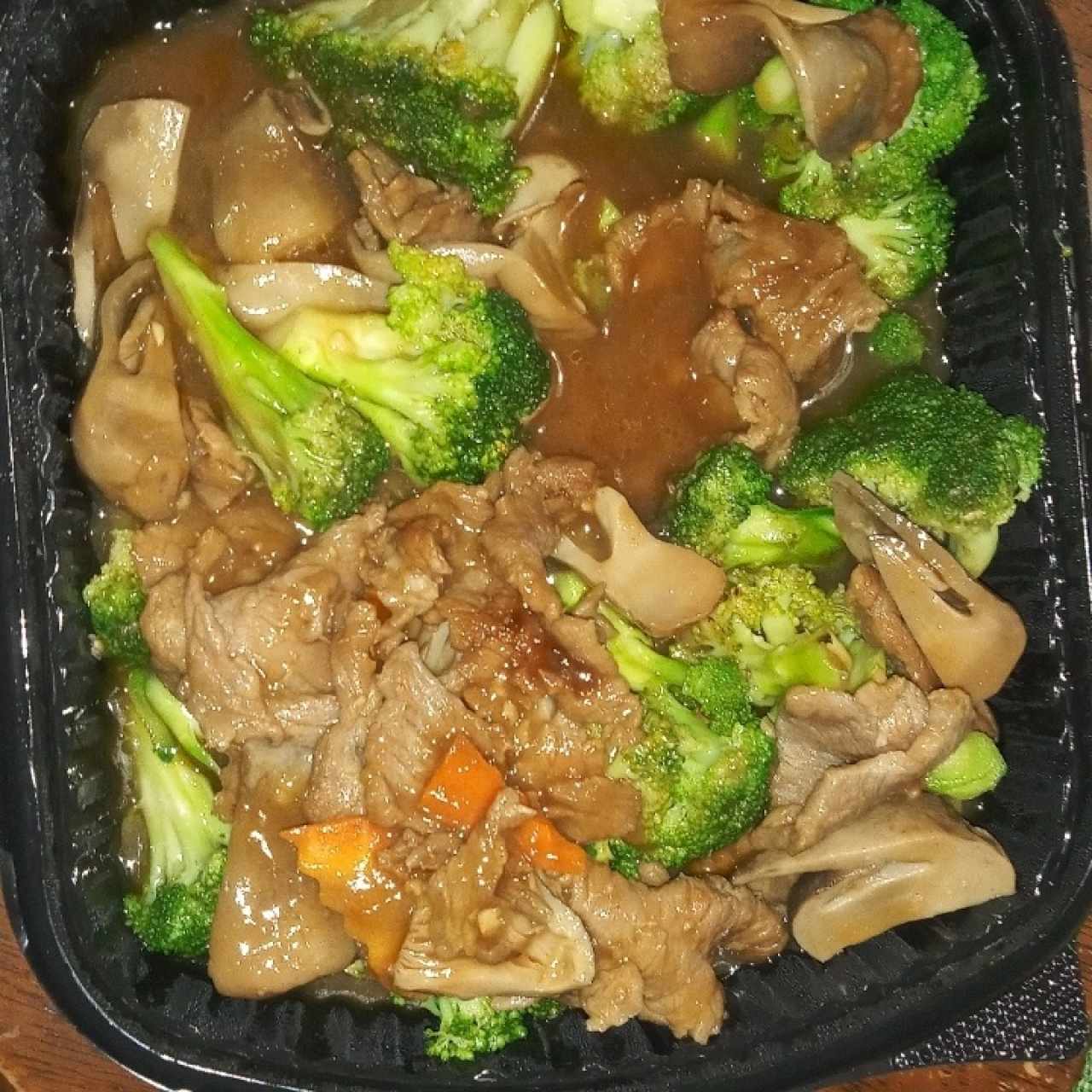 carne con brócoli
