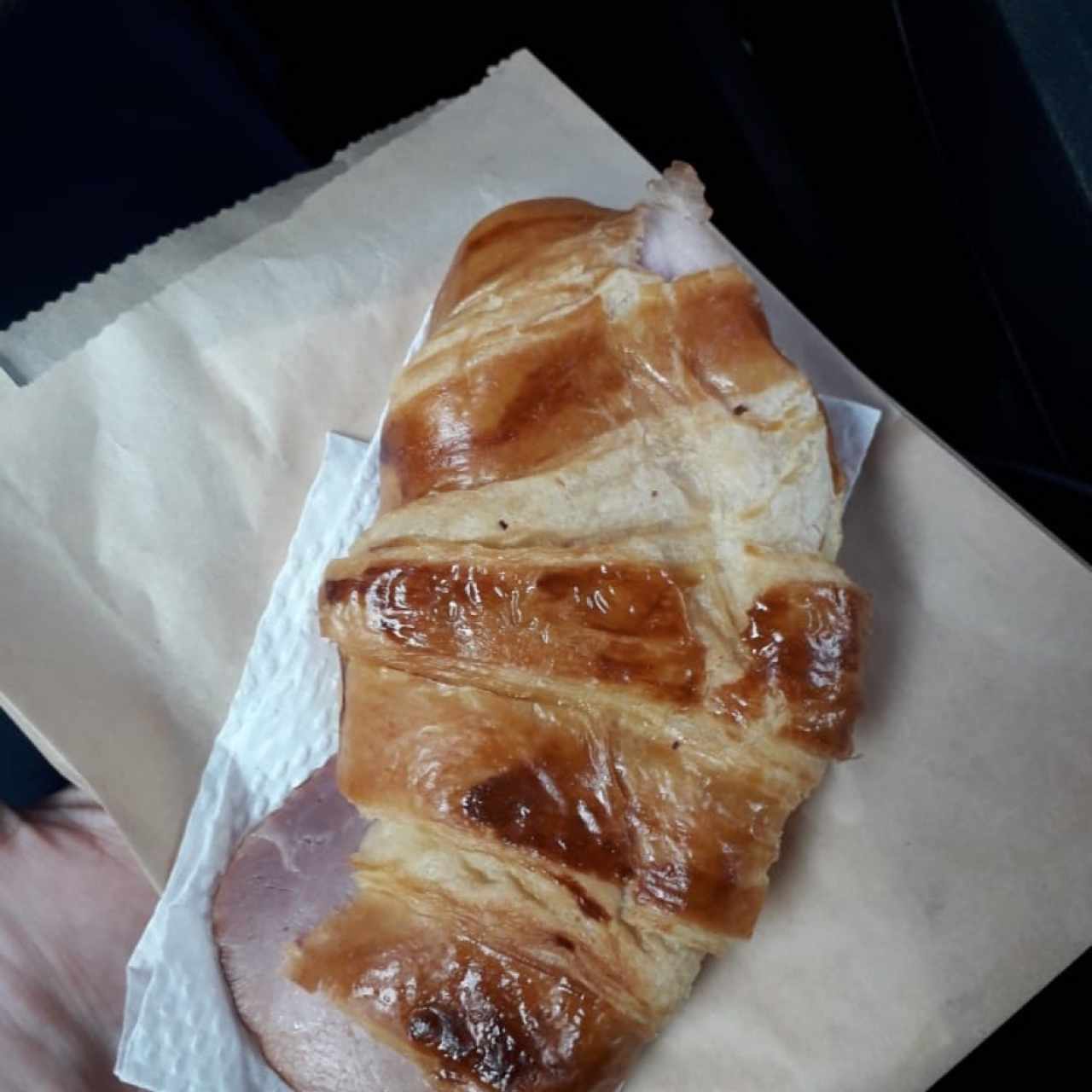 croisant jamón y queso